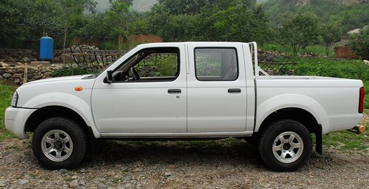 鄭州日產(chǎn) D22皮卡 國(guó)Ⅳ+OBD高級(jí)型4WD 2009款