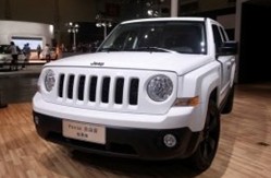 進口吉普 自由客 2.4L 自動 運動版 2013款