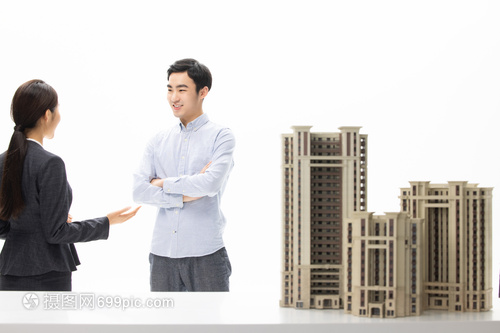 專業美女房產經紀，為您量身定制理想家園